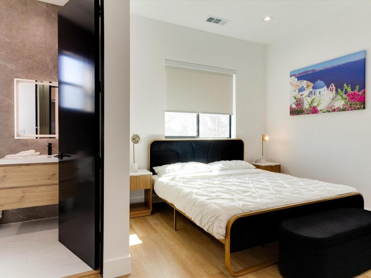 Modern Luxe Retreat Six-bedroom Holiday home *